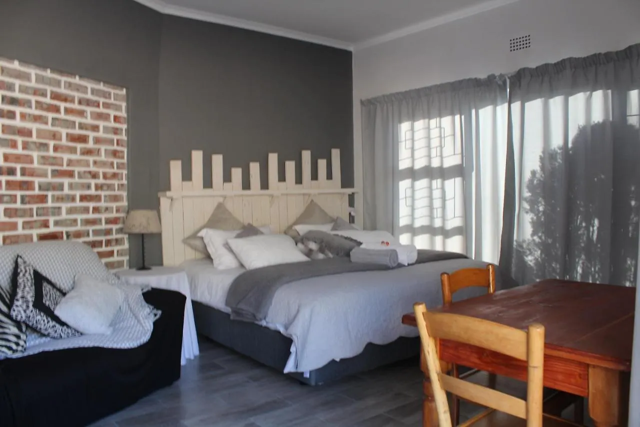 19 On Micro Avenue Otel Strand Güney Afrika